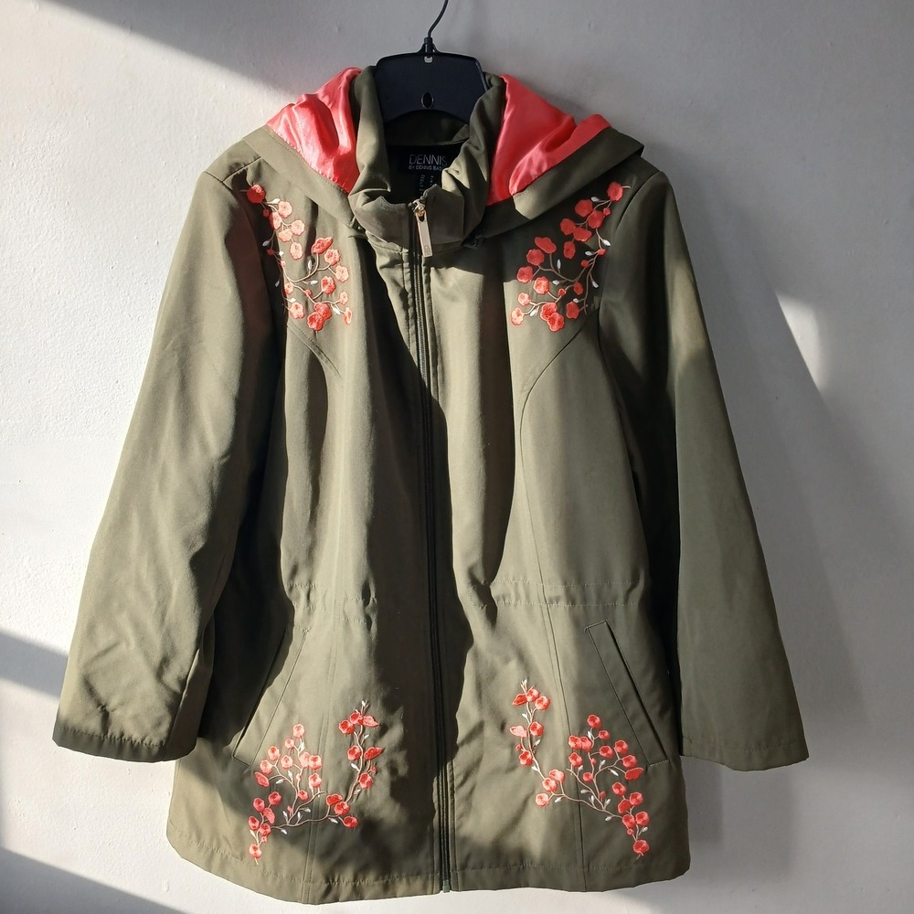 Dennis Basso Women's Size M Jacket Coat Floral Green Embroidered Satin‎ Lining